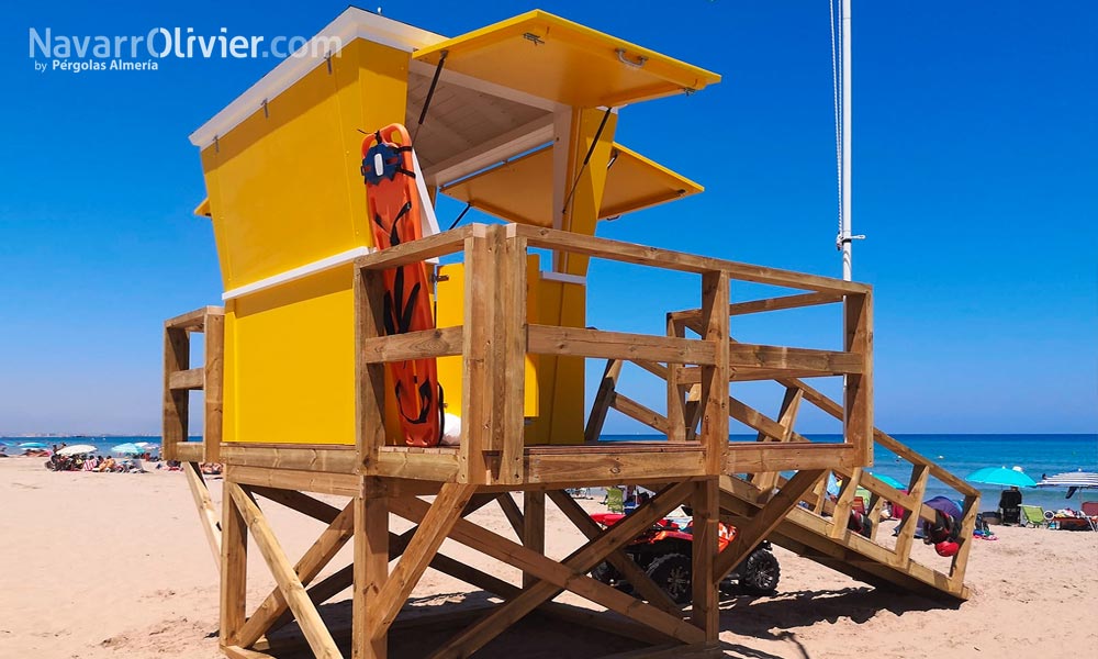 Torre de vigilancia con plataforma elevada desmontable para vigilancia de playas