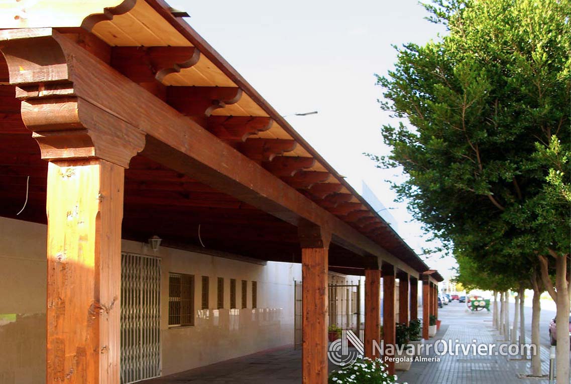 Porche de madera rústica en Abanilla, Murcia