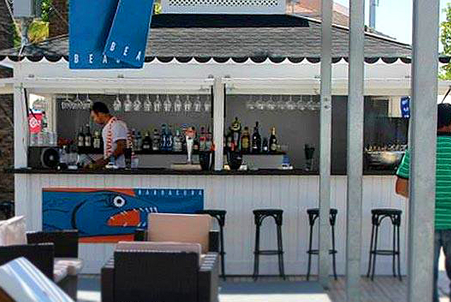 Chiringuito modular de madera. Barracuda, Magaluf, Mallorca.