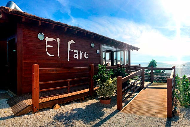 Chiringuito Restaurante El Faro. Construcción de madera sostenible