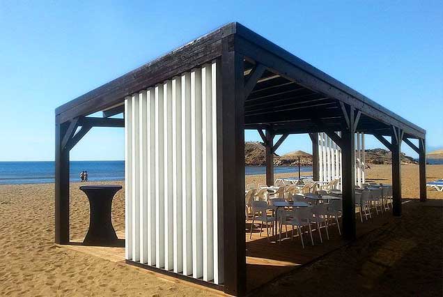 Pérgola de diseño para terraza de restaurante