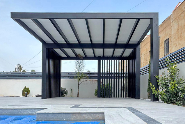 Pérgola de madera de diseño para zona de piscina en Mojácar, Almería