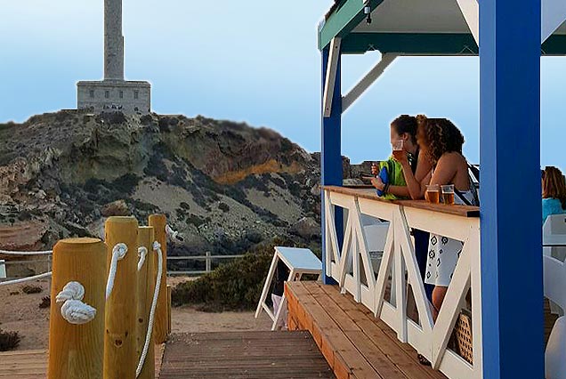 Chiringuitos, kioscos y clubs de playa