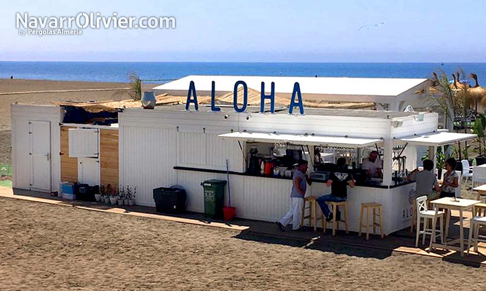 Chiringuito de playa con techo plano en alicante