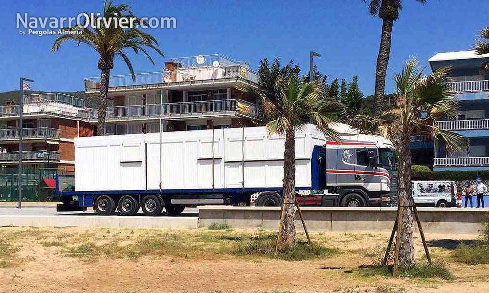 chiringuito de madera en málaga techo plano NavarrOlivier